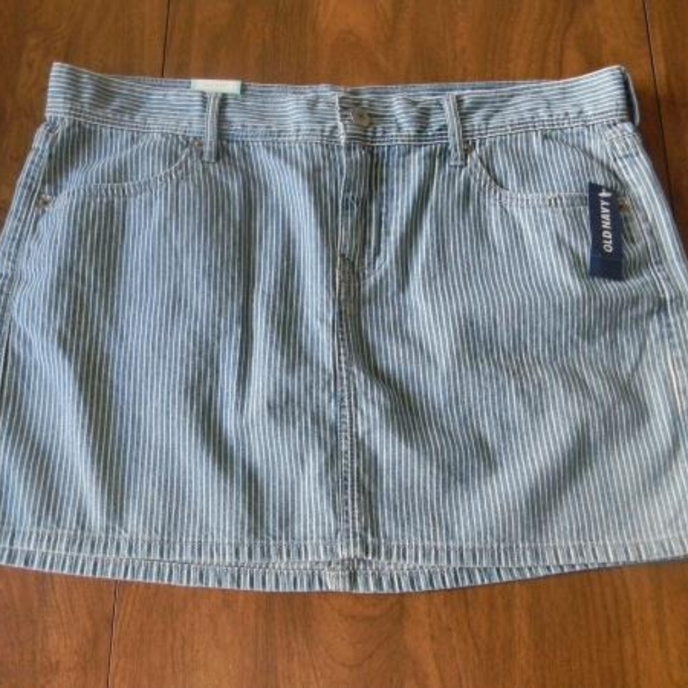 Old Navy Size 6 Blue White Striped Denim Skirt NWT